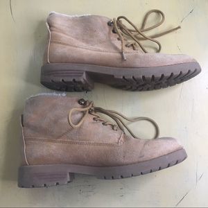 White Mountain Cliffs Tan Suede Fur Lines Short Lace Up Ankle Boots